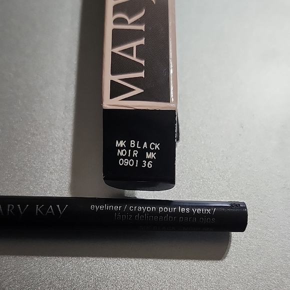 Mary Kay Black Eyeliner NEW! - Picture 4 of 4